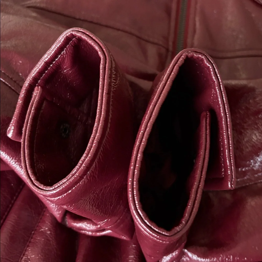 Scoop Women's Crinkle Faux Patent Leather Cropped Bomber Jacket - Picture 12 of 14
